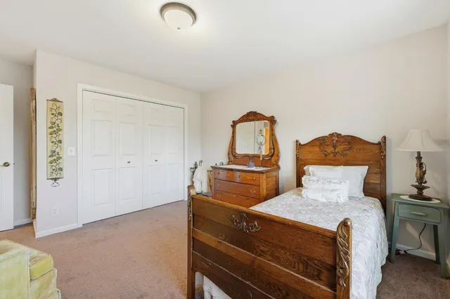 a view of a livingroom with furniture