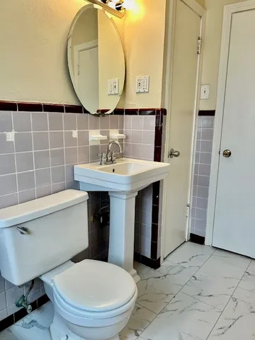 $1,995 | 923 Keith Lane, Austin, TX 78705