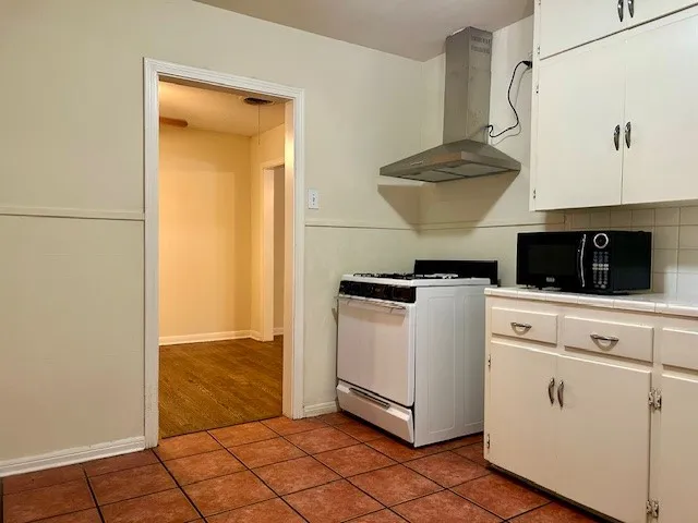 $1,995 | 923 Keith Lane, Austin, TX 78705