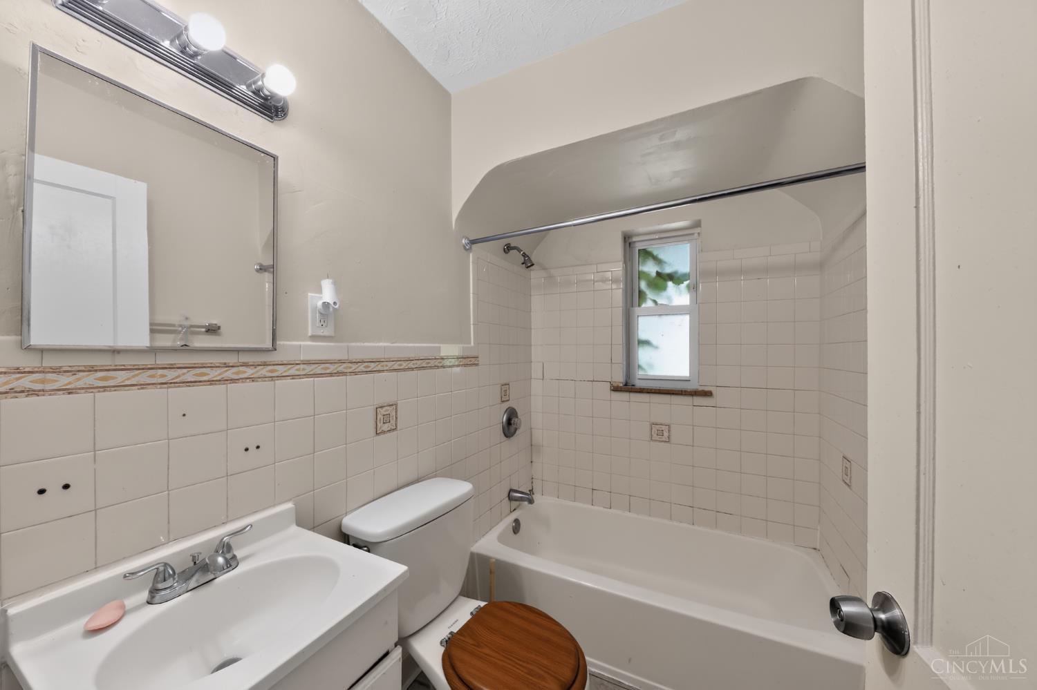 5804 Argus Road Cincinnati, OH 45224 - Photo 21 of 30