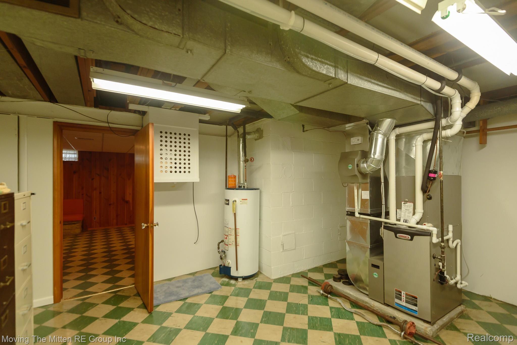 9345 Ruth Avenue Allen Park, MI 48101 - Photo 45 of 57 MTM_9345_ruth-45.jpg