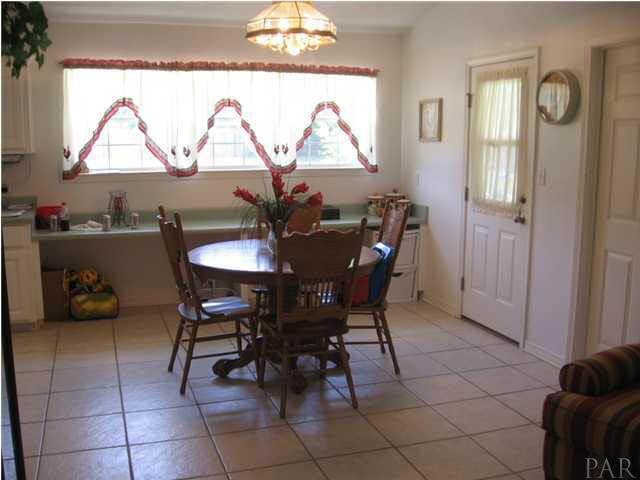 6678 Martin Road Milton, FL 32570 - Photo 7 of 17 Gallery Image 7
