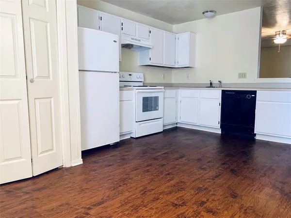 $995 | 308 Manuel Drive, Unit C, College Station, TX 77840