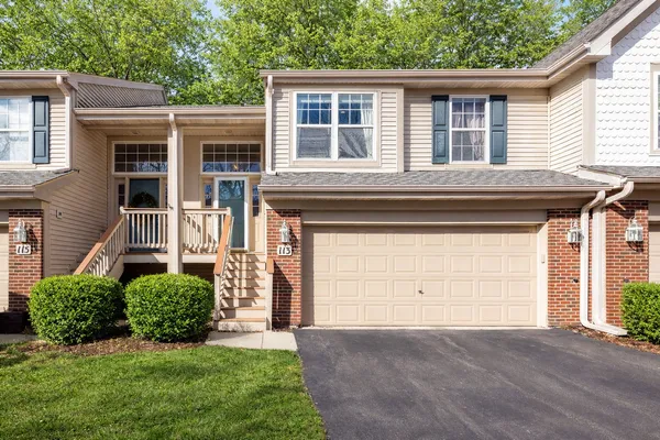$339,990 | 113 Meredith Lane, Unit 103, Streamwood, IL 60107
