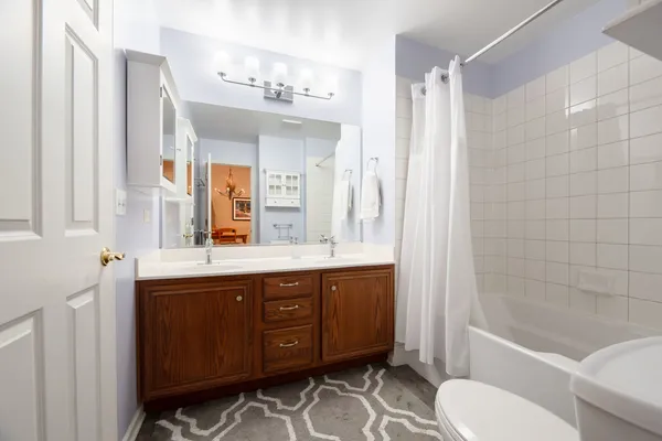 $339,990 | 113 Meredith Lane, Unit 103, Streamwood, IL 60107