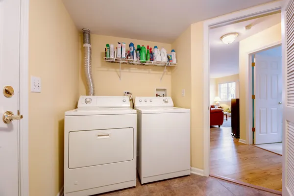 $339,990 | 113 Meredith Lane, Unit 103, Streamwood, IL 60107