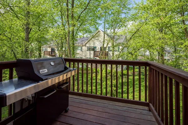 $339,990 | 113 Meredith Lane, Unit 103, Streamwood, IL 60107