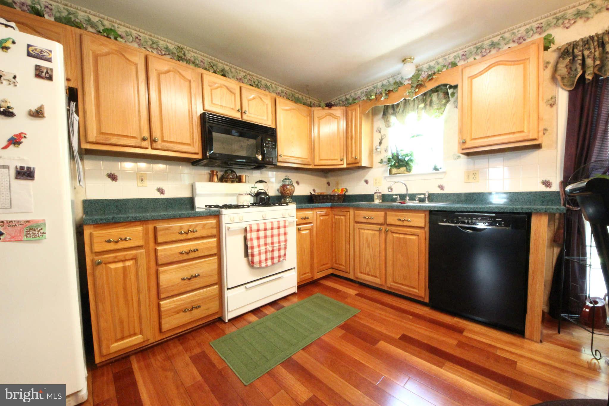 83 Yew Road Baltimore, MD 21221 - Photo 5 of 28 Kitchen