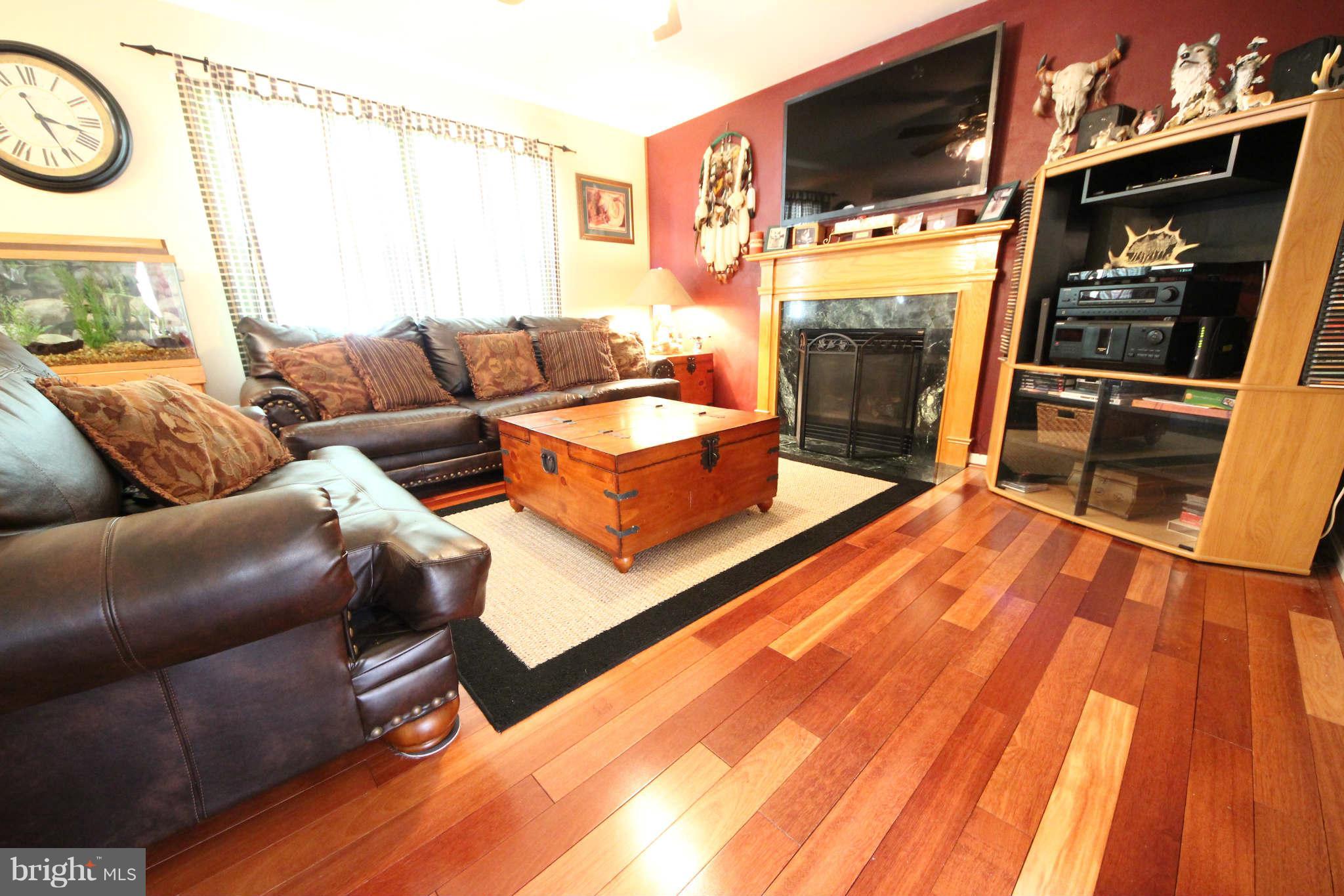 83 Yew Road Baltimore, MD 21221 - Photo 10 of 28 Family Room