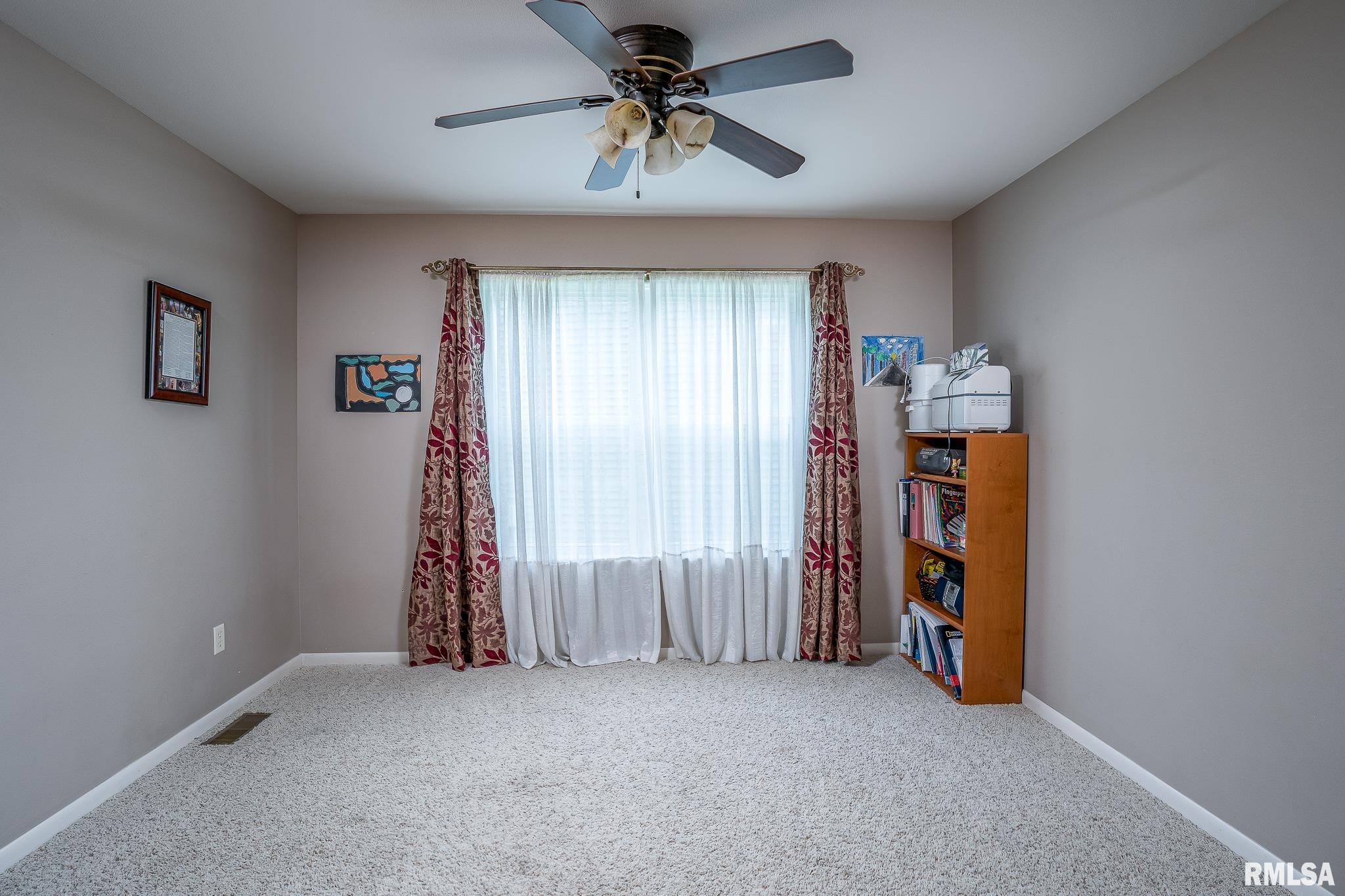 3325 Baton Rouge Road Muscatine, IA 52761 - Photo 8 of 17 Gallery Image 8