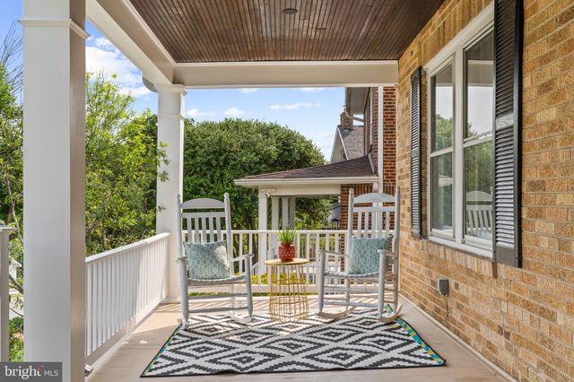 $1,400,000 | 204 Elm Street, Alexandria, VA 22301