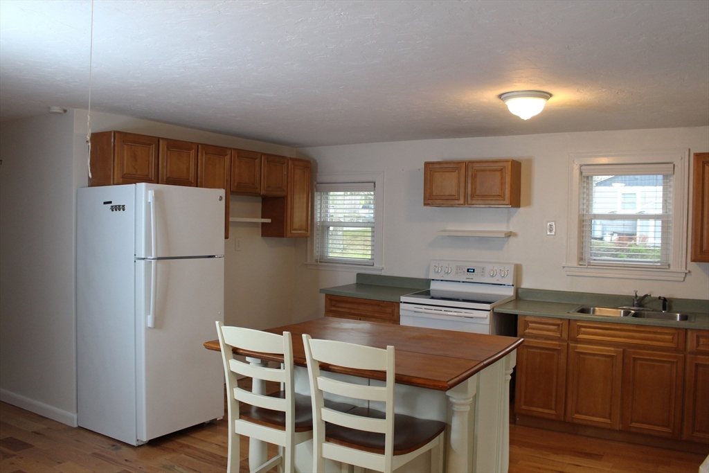 81 Winthrop Road, Unit 81 Plymouth, MA 02360 - Photo 4 of 37