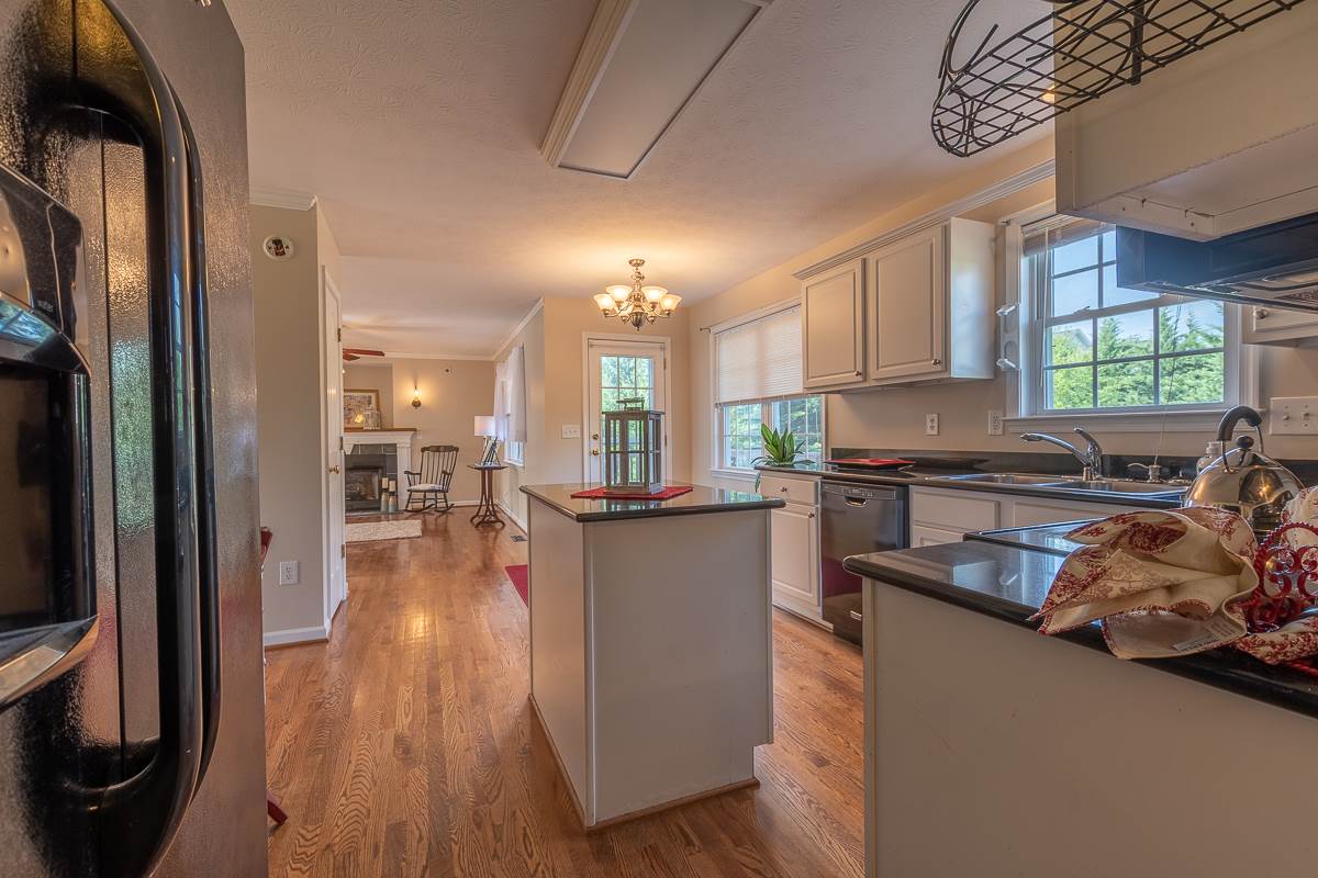 15 Mallard Road Stuarts Draft, VA 24477 - Photo 18 of 46 Gallery Image 18