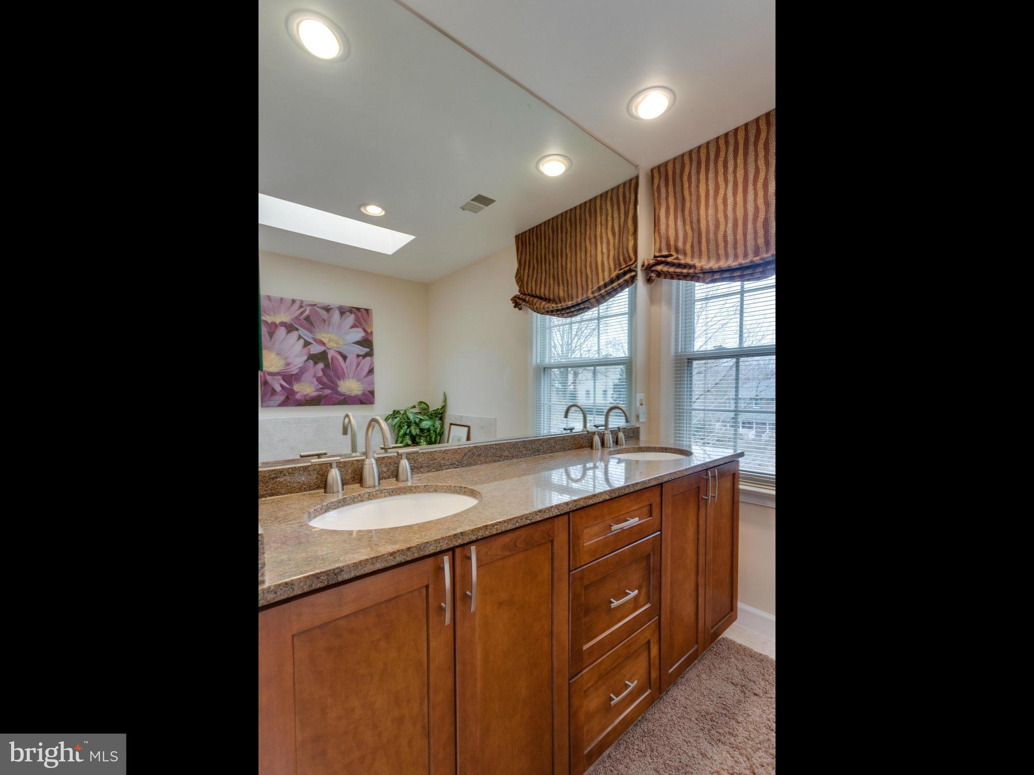 6309 Hunting Ridge Lane McLean, VA 22101 - Photo 19 of 30 Bath (Master)