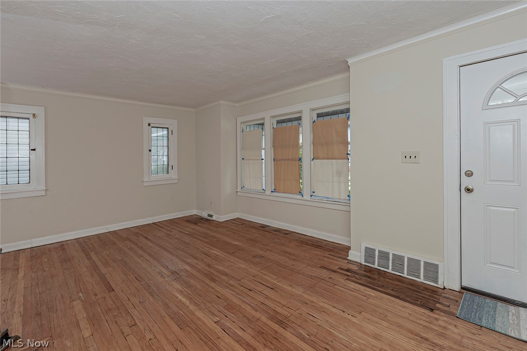15806 Hazel Road Cleveland, OH 44112 - Photo 17 of 35