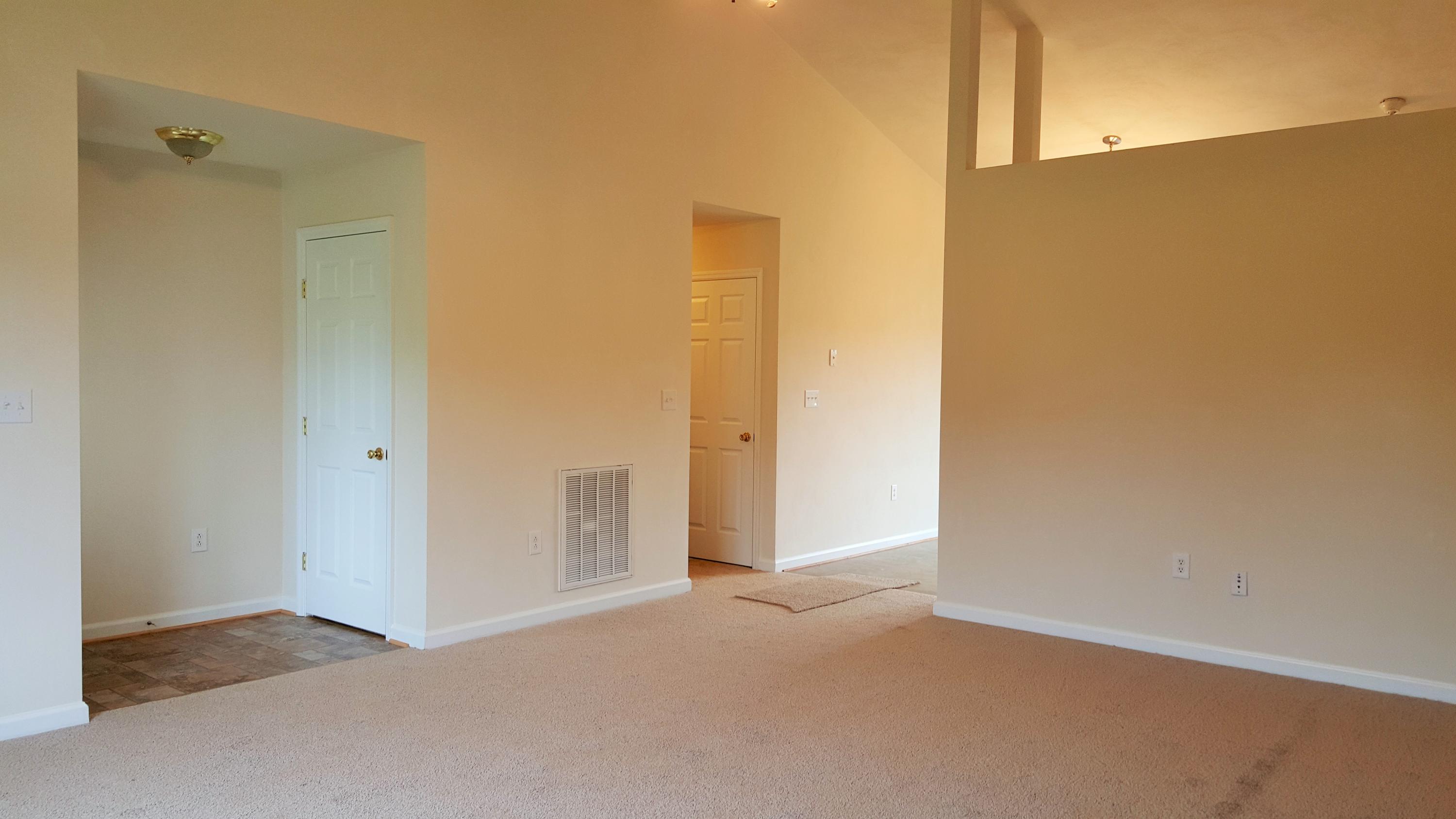3175 Hales Ford Road Moneta, VA 24121 - Photo 10 of 30 Great room adjacent to kitchen....