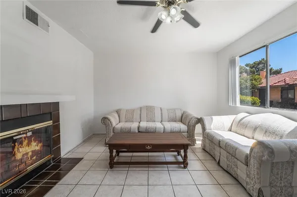 $1,350 | 4302 Lynnann, Las Vegas, NV 89110