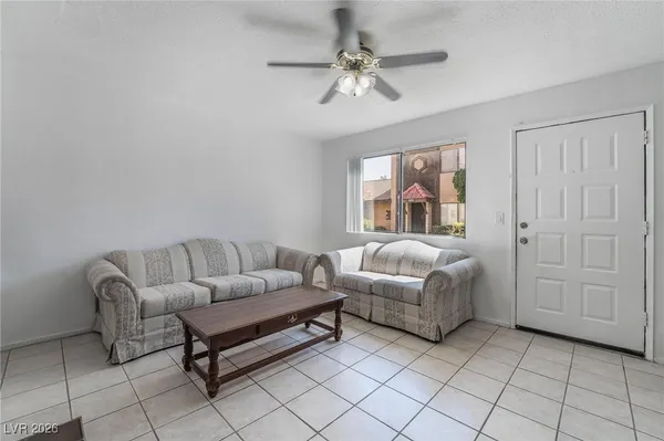 $1,350 | 4302 Lynnann, Las Vegas, NV 89110