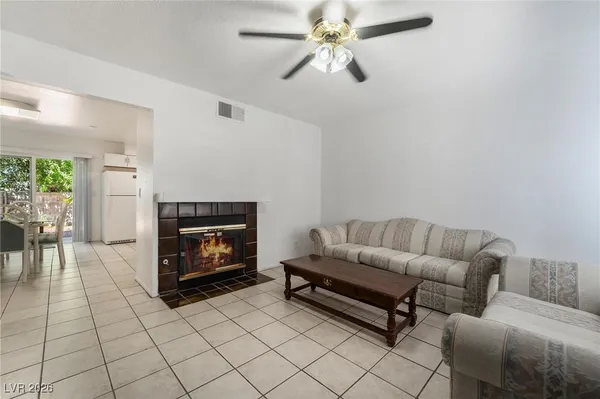 $1,350 | 4302 Lynnann, Las Vegas, NV 89110