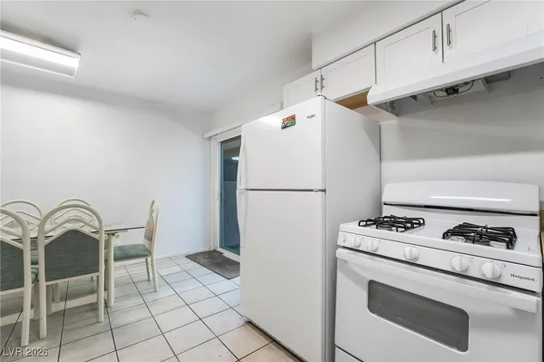 $1,350 | 4302 Lynnann, Las Vegas, NV 89110