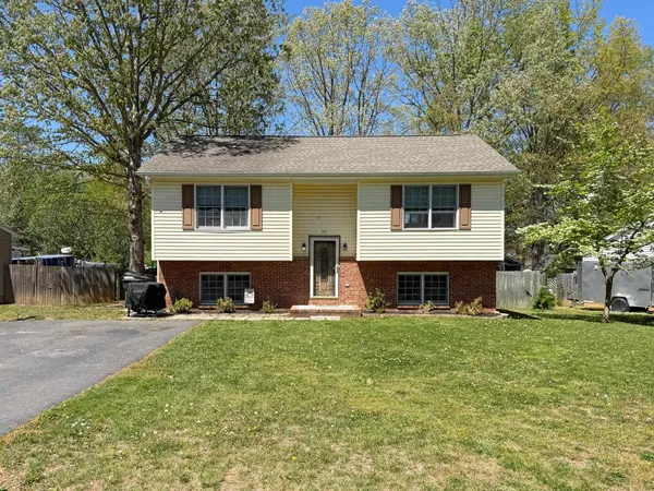 $335,000 | 42 Canton Lane, Stuarts Draft, VA 24477