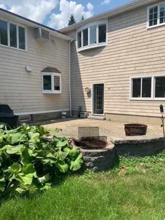 50 Locke Road Chelmsford, MA 01824 - Photo 4 of 42