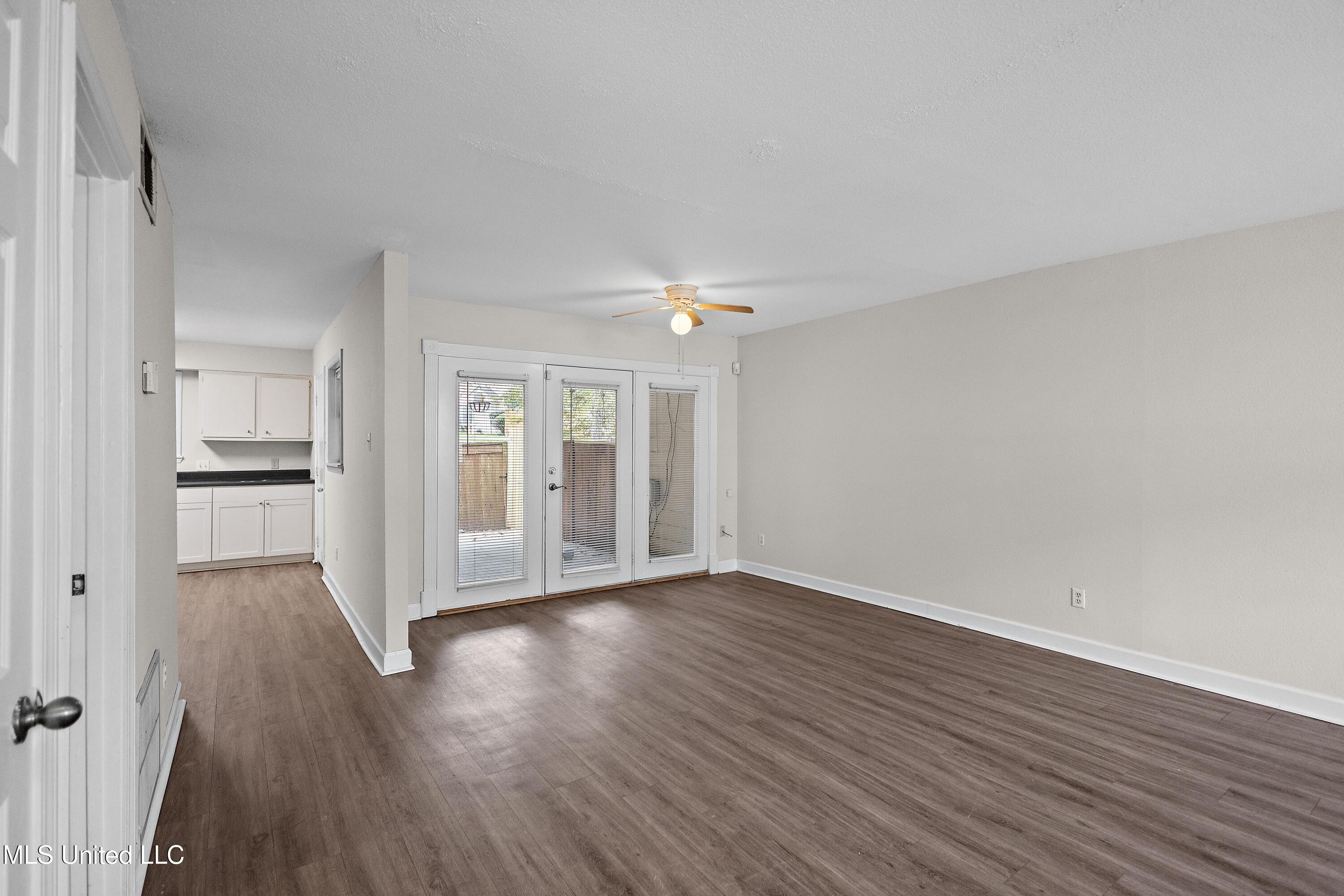 1013 Windrose Drive Brandon, MS 39047 - Photo 6 of 18 IMG_4340