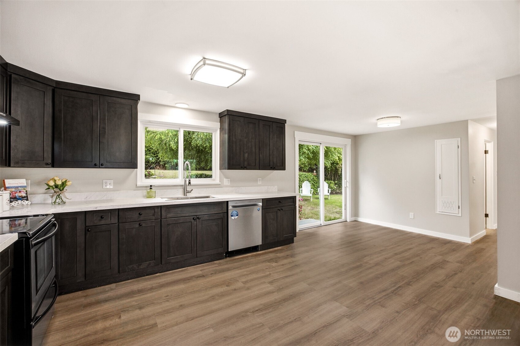 4832 Rucker Avenue Everett, WA 98203 - Photo 10 of 37