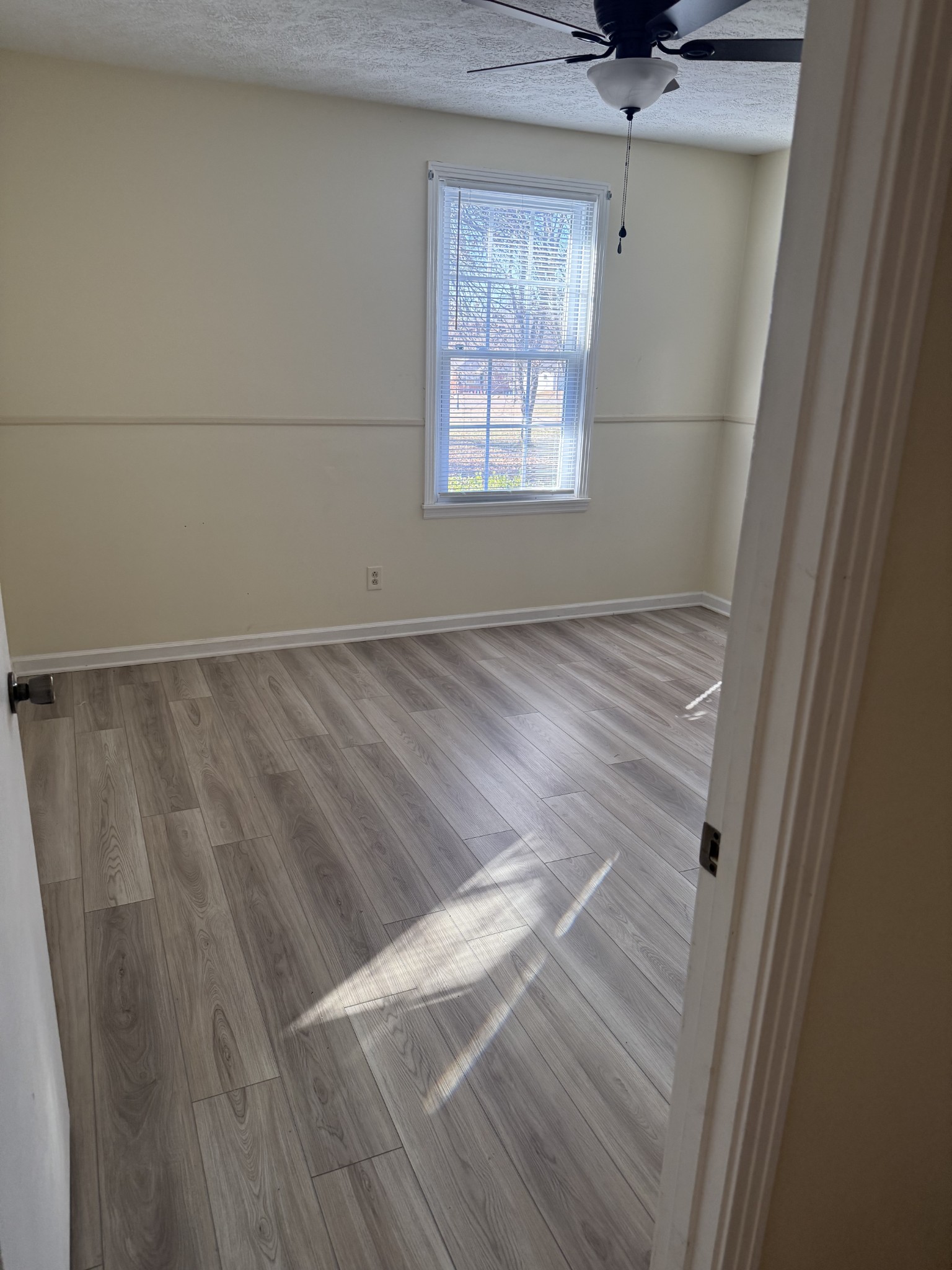 6489 Old Highway 431 South Springfield, TN 37172 - Photo 16 of 21 a view of an empty room and a window