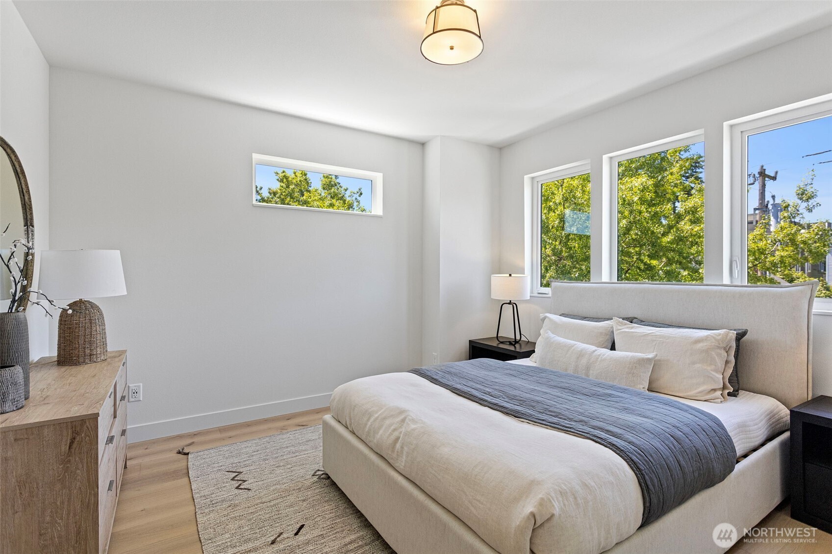 4432 Dayton Avenue North Seattle, WA 98103 - Photo 28 of 38