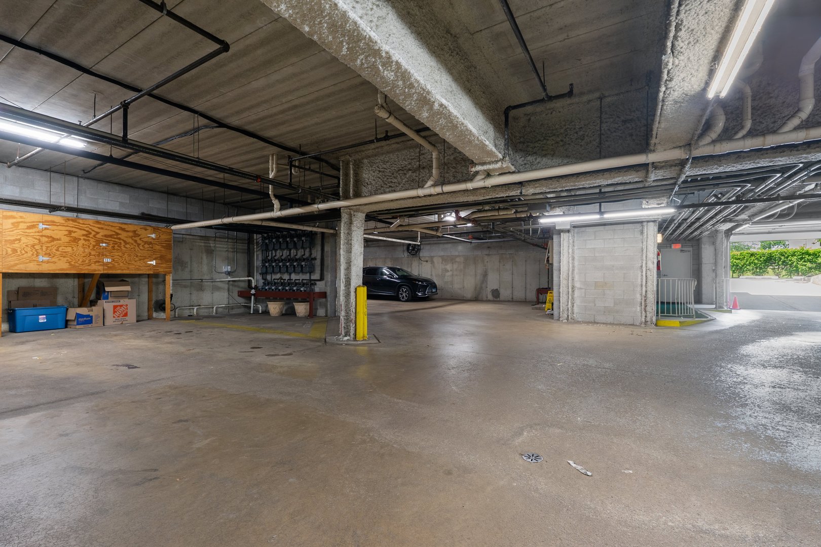 3640 186th Street, Unit 101 Lansing, IL 60438 - Photo 15 of 17 a view of empty room with wooden ceiling