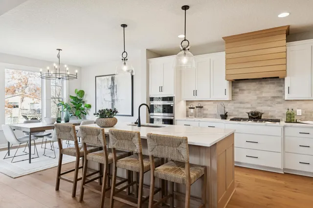 $895,470 | 5820 Freeland Bay North, Hugo, MN 55038