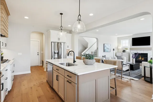 $895,470 | 5820 Freeland Bay North, Hugo, MN 55038