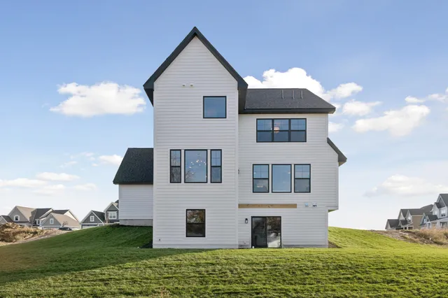 $895,470 | 5820 Freeland Bay North, Hugo, MN 55038