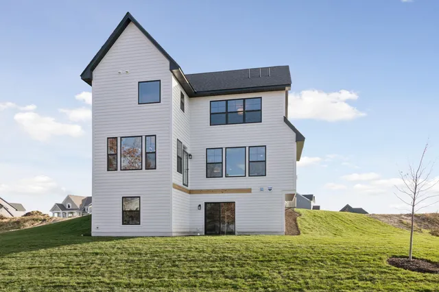 $895,470 | 5820 Freeland Bay North, Hugo, MN 55038