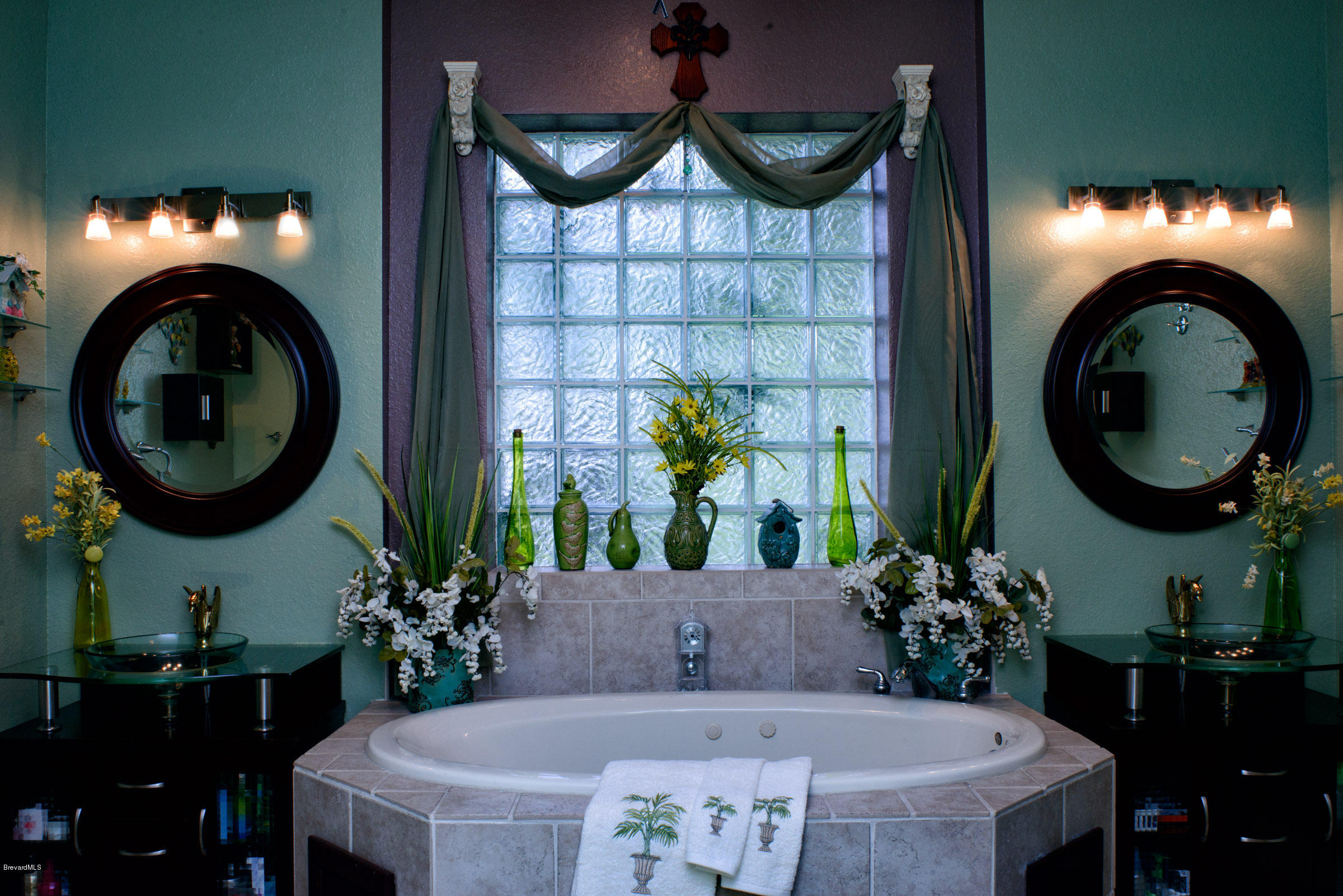 3315 Carter Road Mims, FL 32754 - Photo 14 of 16 Master Bath