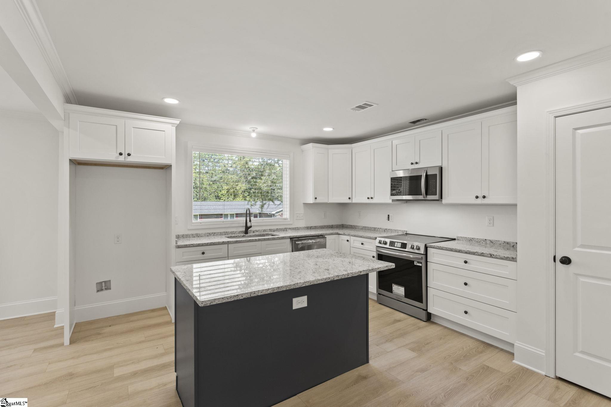 208 Lanford Street Greer, SC 29650 - Photo 14 of 31