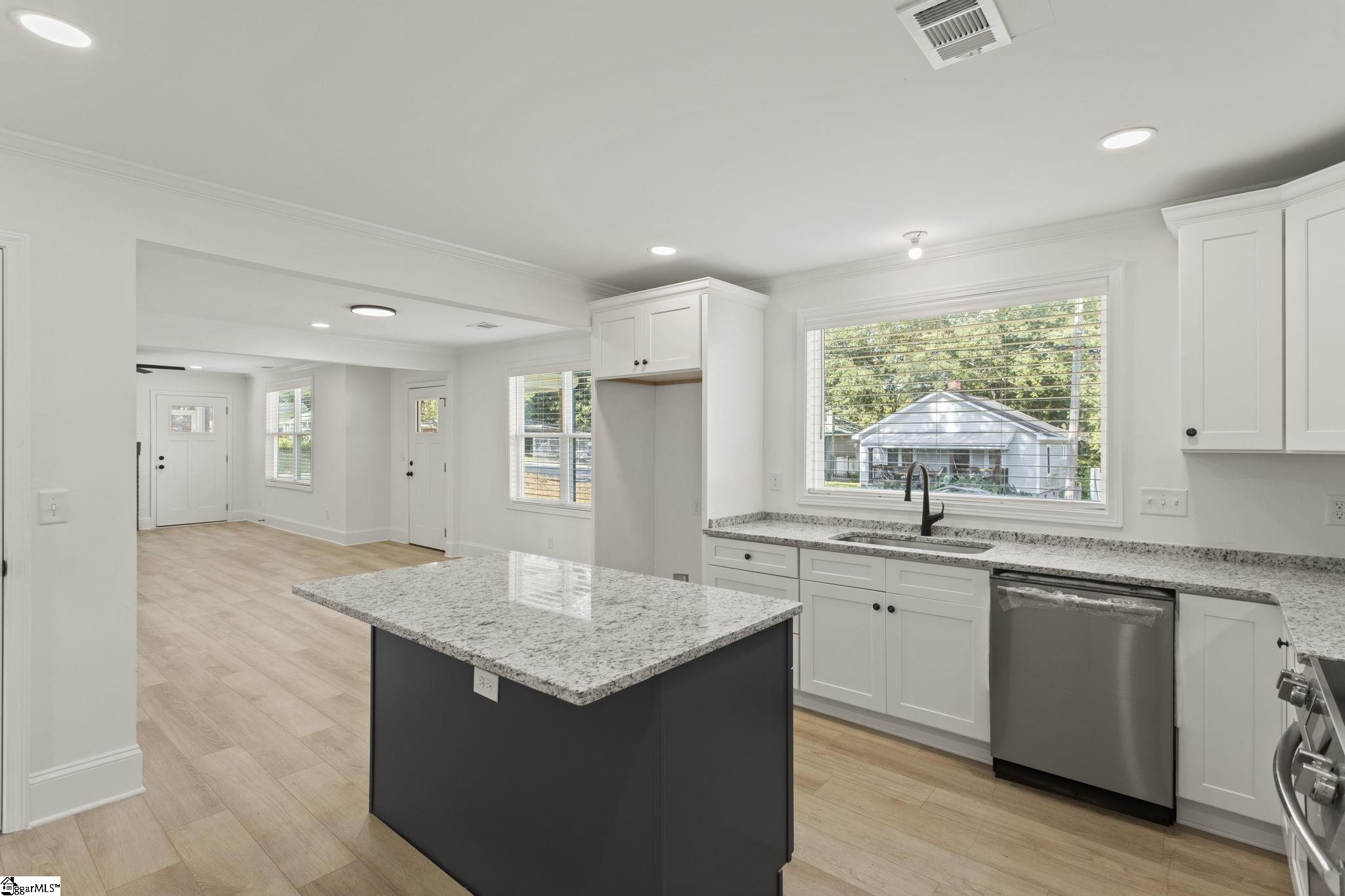 208 Lanford Street Greer, SC 29650 - Photo 15 of 31