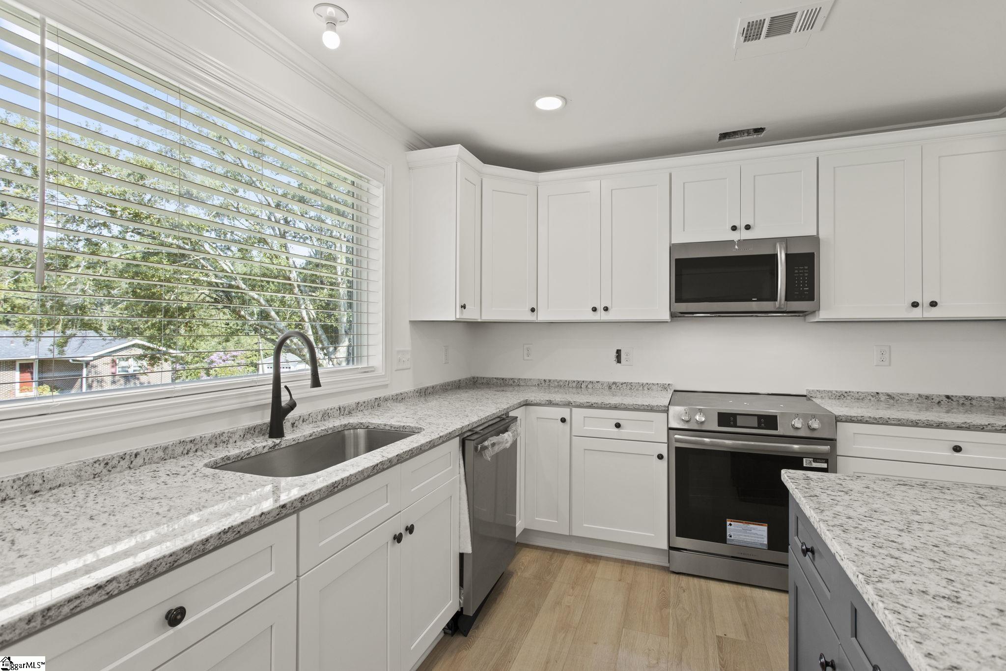 208 Lanford Street Greer, SC 29650 - Photo 16 of 31