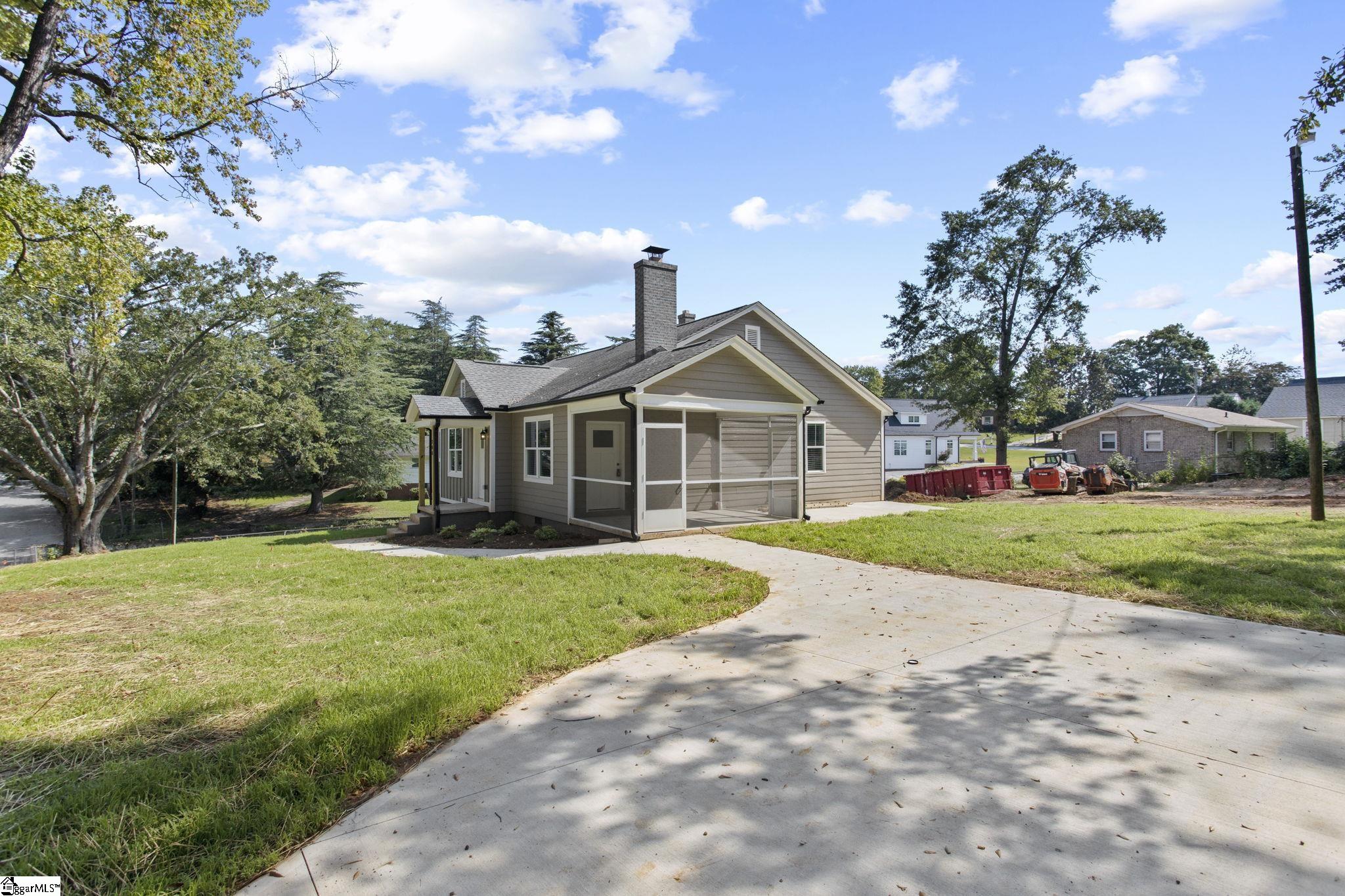 208 Lanford Street Greer, SC 29650 - Photo 3 of 31