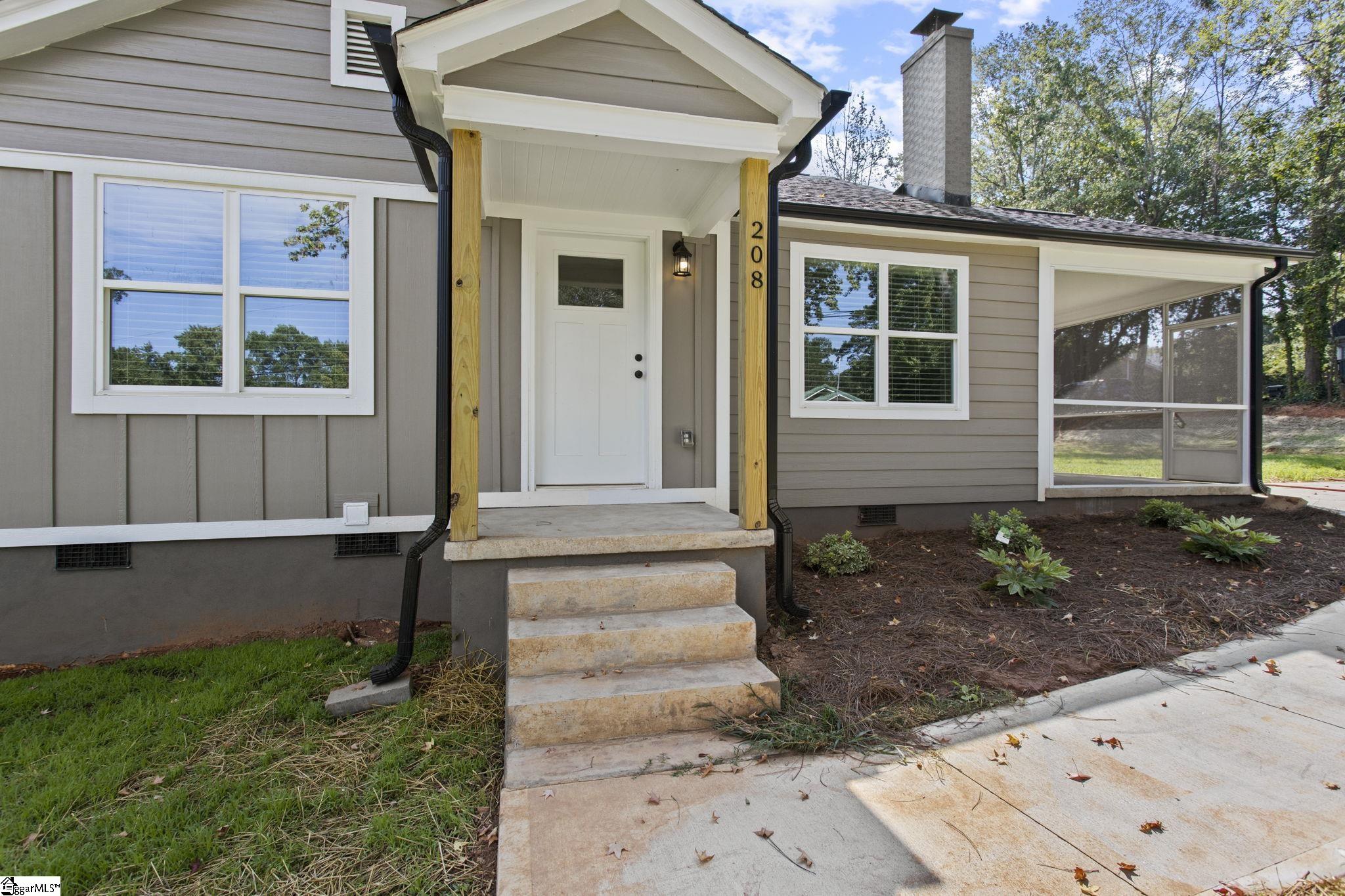 208 Lanford Street Greer, SC 29650 - Photo 5 of 31