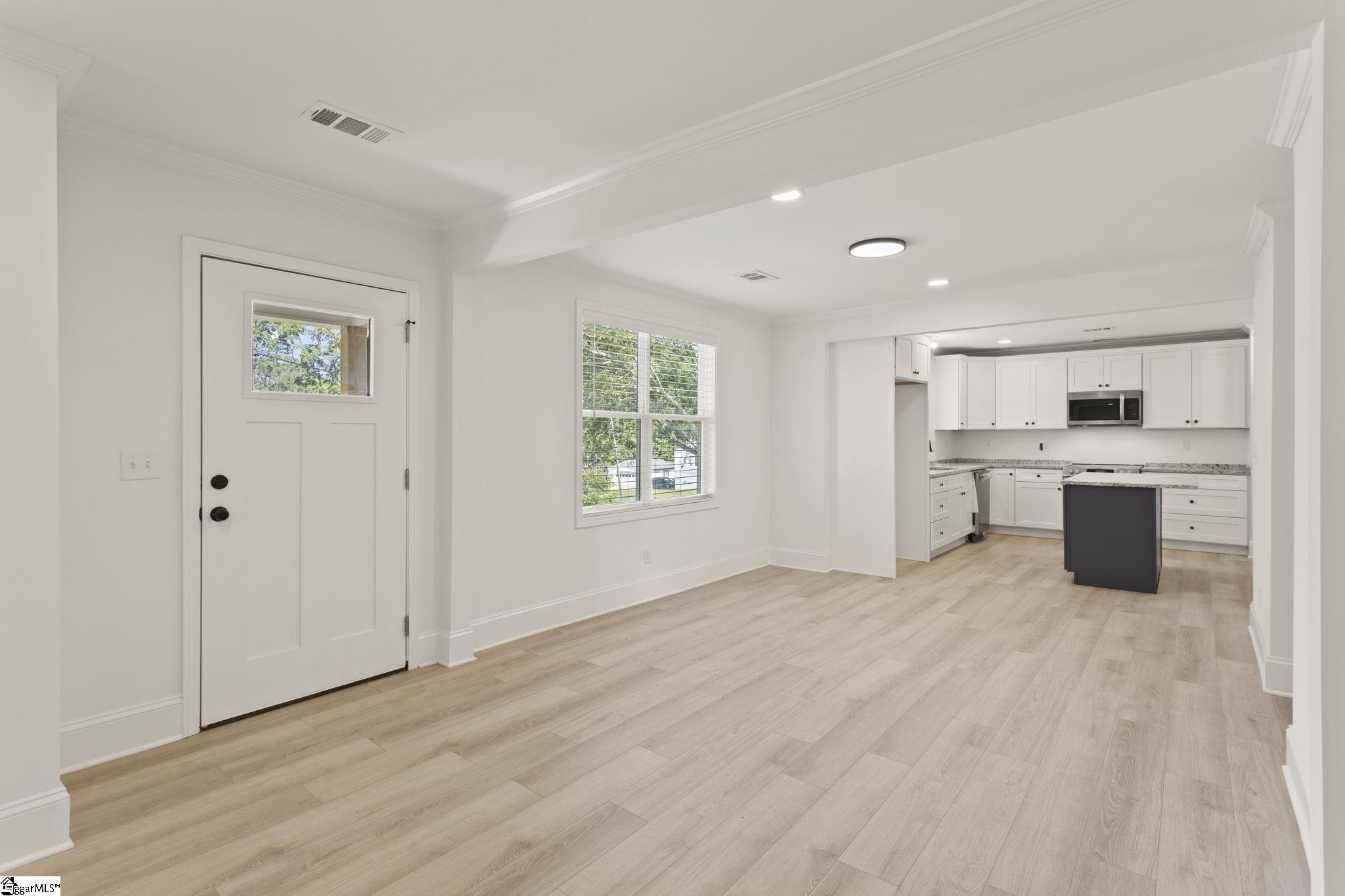 208 Lanford Street Greer, SC 29650 - Photo 6 of 31