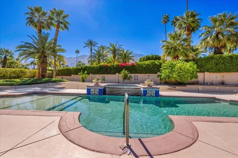 $2,250,000 | 696 East Vereda Sur, Palm Springs, CA 92262