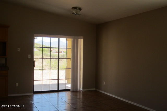 584 Alcanfor Court Rio Rico, AZ 85648 - Photo 8 of 18