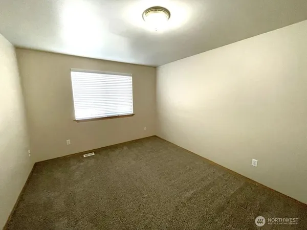 $2,500 | 12106 29th Avenue West, Unit 1, Everett, WA 98204