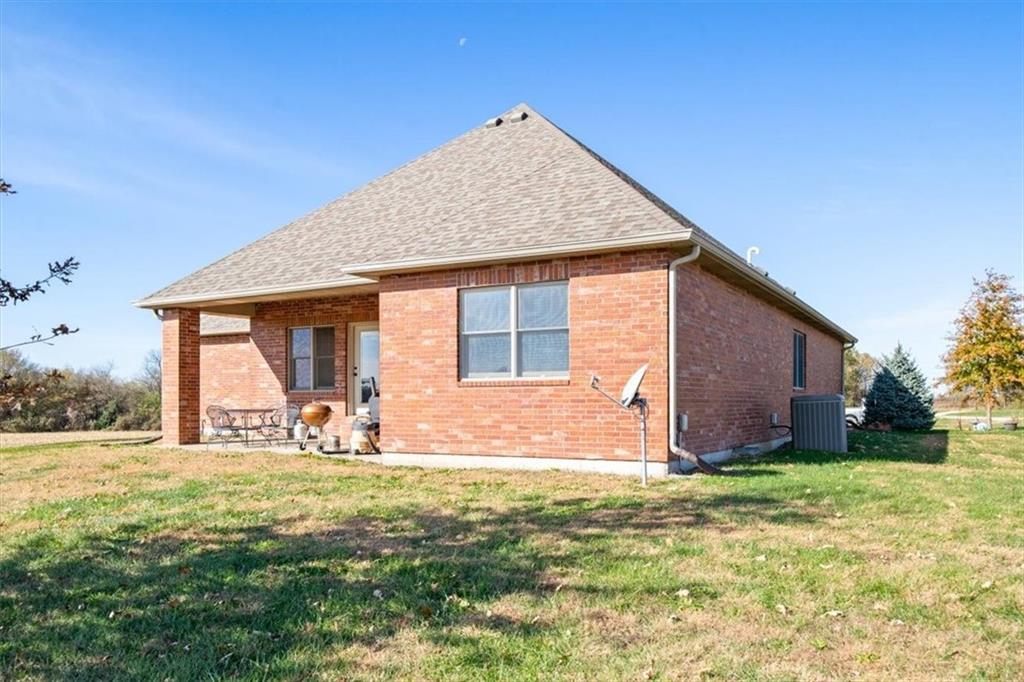 33415 South State Route West Archie, MO 64725 - Photo 32 of 59