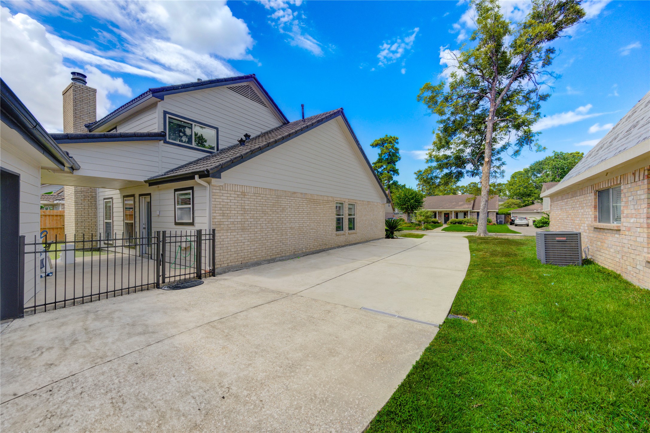 3639 Fir Forest Drive Spring, TX 77388 - Photo 4 of 44 a view of a house with a yard and potted plants