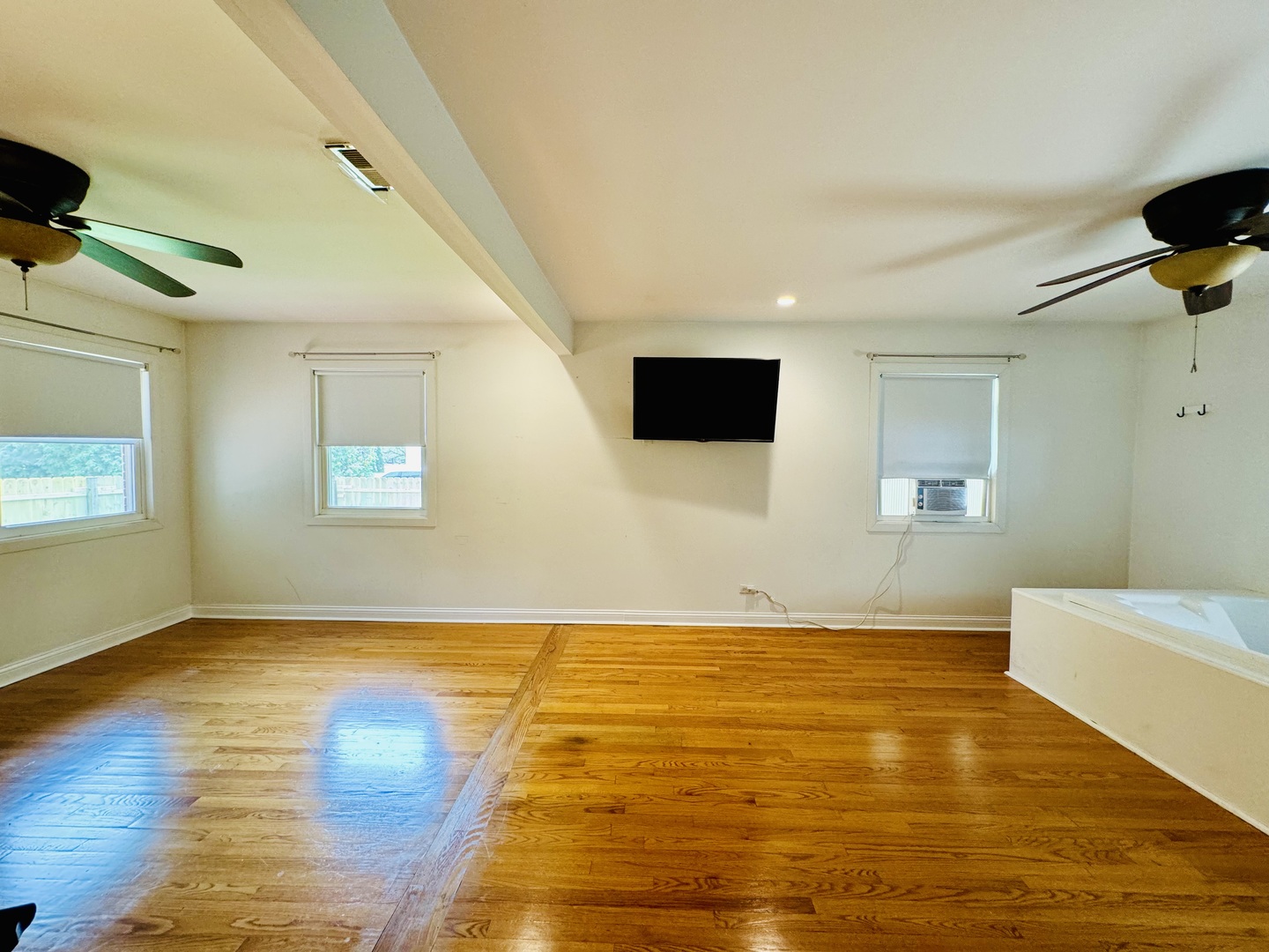 1570 Church Road Aurora, IL 60505 - Photo 16 of 24 Gallery Image 16