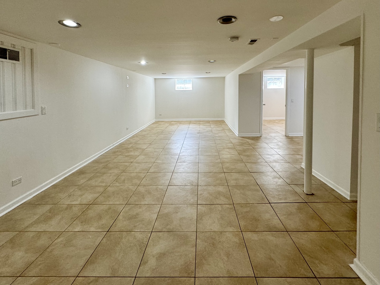 1570 Church Road Aurora, IL 60505 - Photo 17 of 24 Gallery Image 17