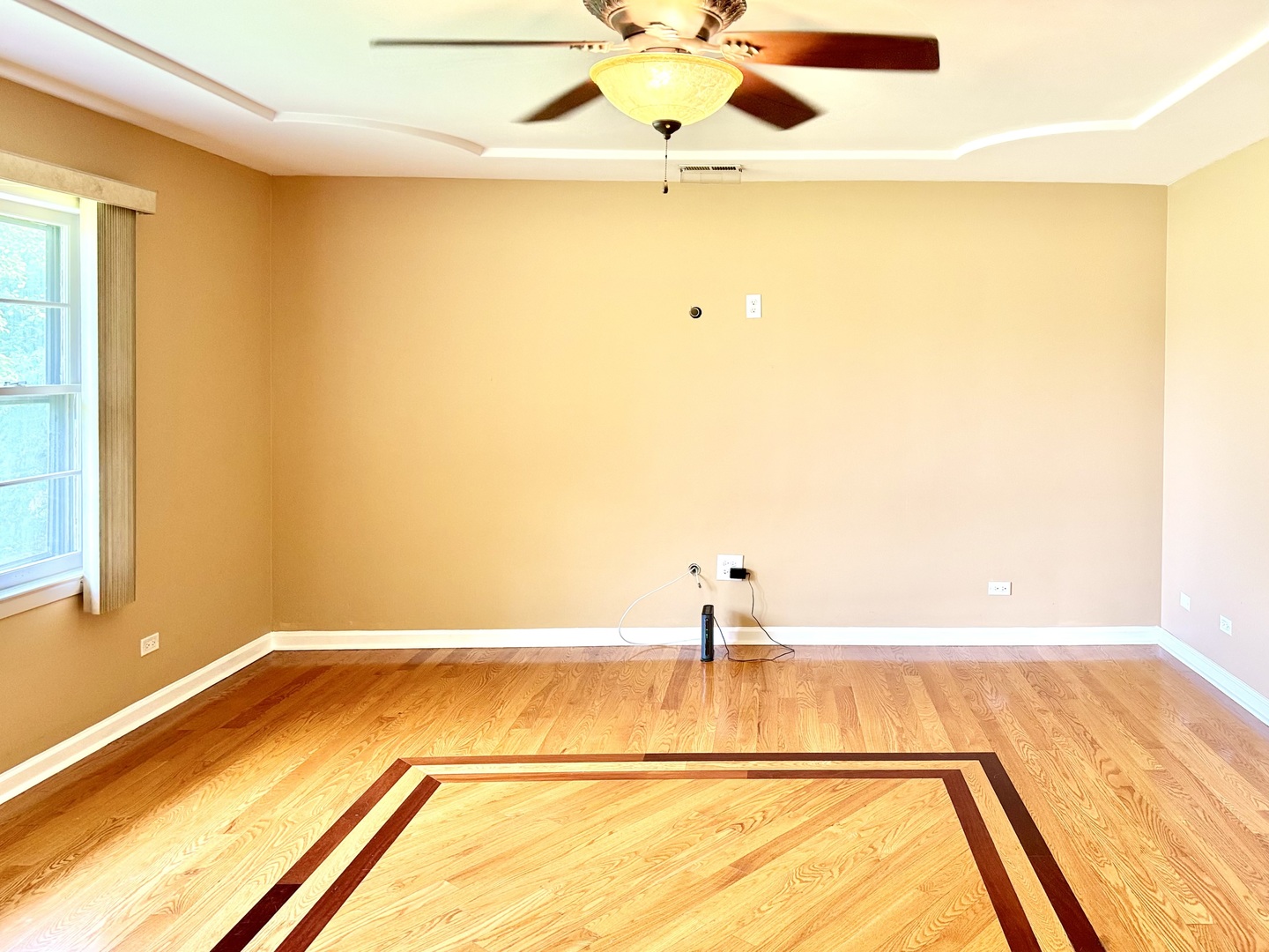 1570 Church Road Aurora, IL 60505 - Photo 3 of 24 Gallery Image 3